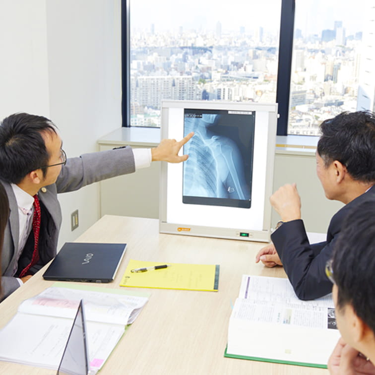 弁護士 金﨑浩之 井内健雄 大月貴生