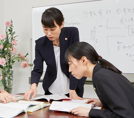 交通事故事業部を設立しています